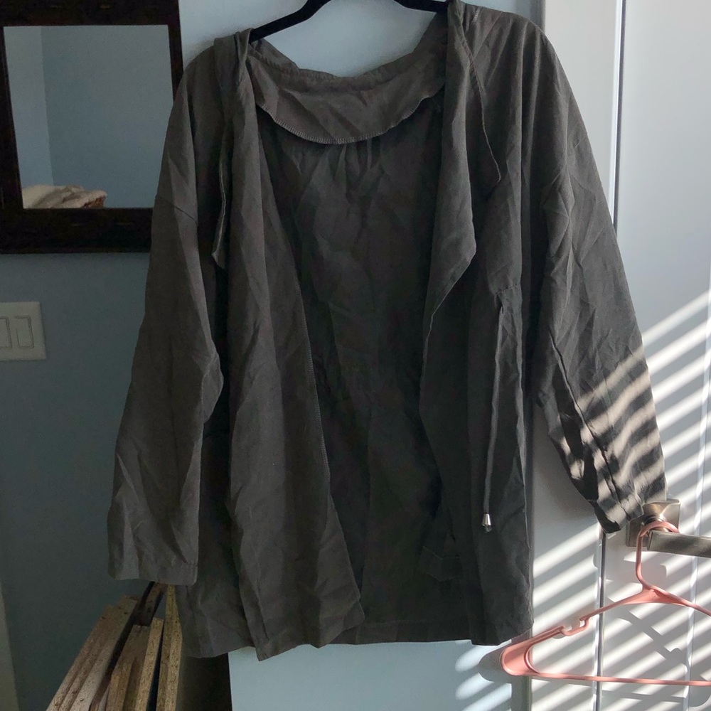 Gray lightweight jacket tie front